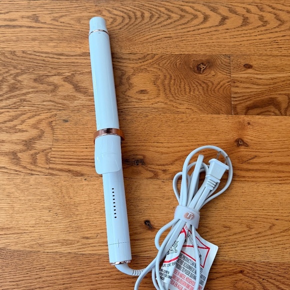 T3 Micro Singlepass Curl X with 1.25" Barrel - Picture 3 of 8